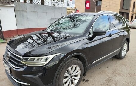 Volkswagen Tiguan II, 2021 год, 2 870 000 рублей, 4 фотография