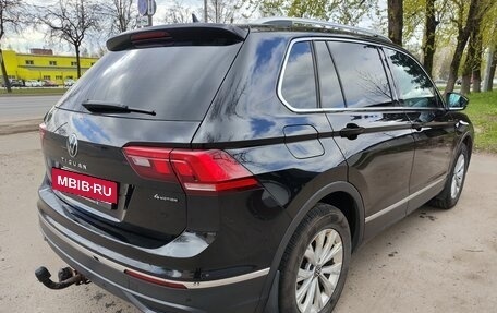 Volkswagen Tiguan II, 2021 год, 2 870 000 рублей, 2 фотография