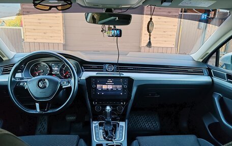 Volkswagen Passat B8 рестайлинг, 2015 год, 1 850 000 рублей, 11 фотография
