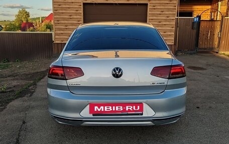 Volkswagen Passat B8 рестайлинг, 2015 год, 1 850 000 рублей, 6 фотография