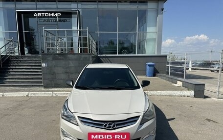 Hyundai Solaris II рестайлинг, 2015 год, 1 099 000 рублей, 2 фотография