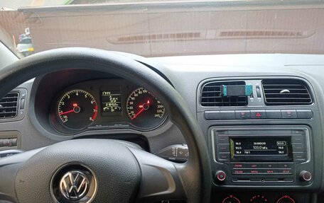Volkswagen Polo VI (EU Market), 2015 год, 700 000 рублей, 5 фотография