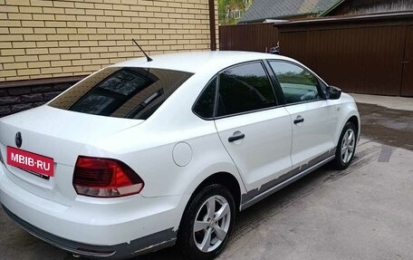 Volkswagen Polo VI (EU Market), 2015 год, 700 000 рублей, 2 фотография