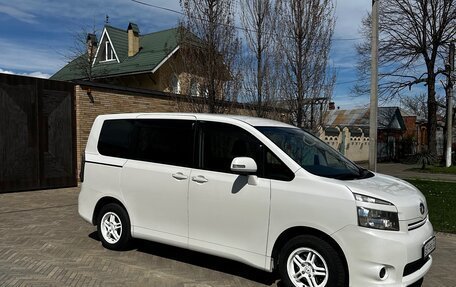 Toyota Voxy II, 2009 год, 1 270 000 рублей, 5 фотография