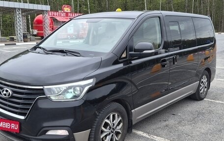 Hyundai H-1 II рестайлинг, 2018 год, 2 890 000 рублей, 4 фотография