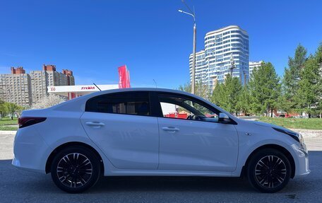 KIA Rio IV, 2021 год, 1 720 000 рублей, 2 фотография