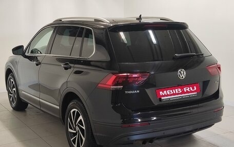 Volkswagen Tiguan II, 2018 год, 2 180 000 рублей, 4 фотография