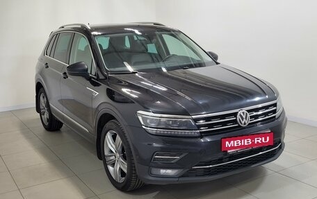 Volkswagen Tiguan II, 2019 год, 2 495 000 рублей, 2 фотография