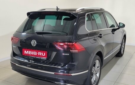 Volkswagen Tiguan II, 2019 год, 2 495 000 рублей, 3 фотография
