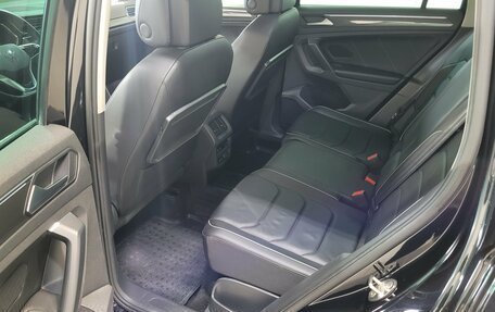 Volkswagen Tiguan II, 2019 год, 2 495 000 рублей, 11 фотография