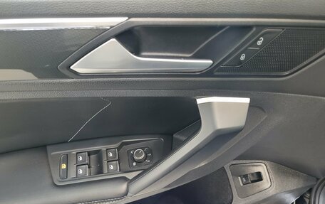 Volkswagen Tiguan II, 2019 год, 2 495 000 рублей, 15 фотография