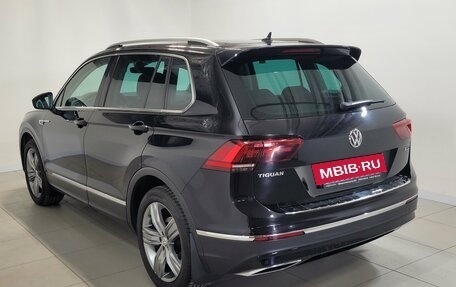 Volkswagen Tiguan II, 2019 год, 2 495 000 рублей, 4 фотография