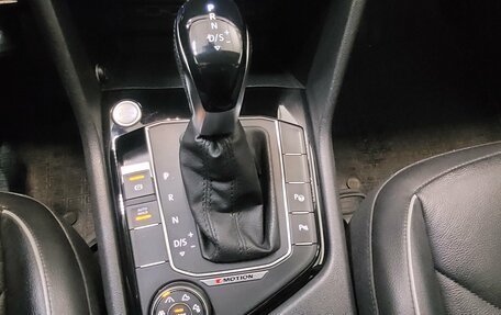 Volkswagen Tiguan II, 2019 год, 2 495 000 рублей, 21 фотография