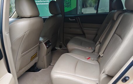 Toyota Highlander III, 2010 год, 1 850 000 рублей, 5 фотография