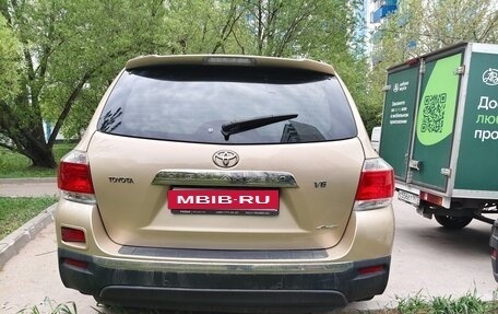 Toyota Highlander III, 2010 год, 1 850 000 рублей, 3 фотография