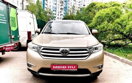 Toyota Highlander III, 2010 год, 1 850 000 рублей, 1 фотография