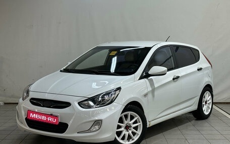 Hyundai Solaris II рестайлинг, 2012 год, 490 000 рублей, 1 фотография