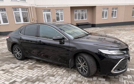 Toyota Camry, 2021 год, 2 900 000 рублей, 4 фотография