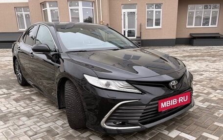 Toyota Camry, 2021 год, 2 900 000 рублей, 2 фотография