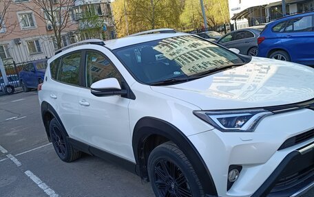 Toyota RAV4, 2018 год, 2 600 000 рублей, 2 фотография