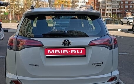 Toyota RAV4, 2018 год, 2 600 000 рублей, 4 фотография