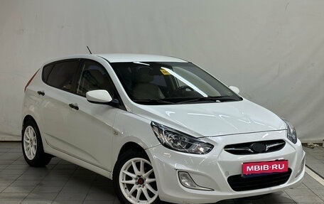 Hyundai Solaris II рестайлинг, 2012 год, 490 000 рублей, 2 фотография