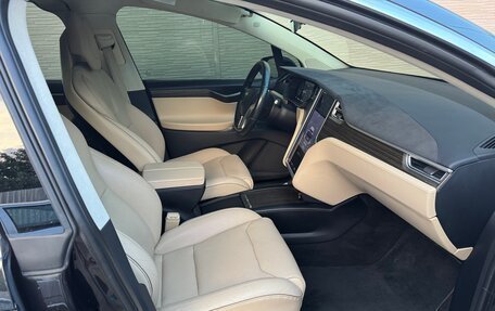 Tesla Model X I, 2016 год, 3 300 000 рублей, 13 фотография