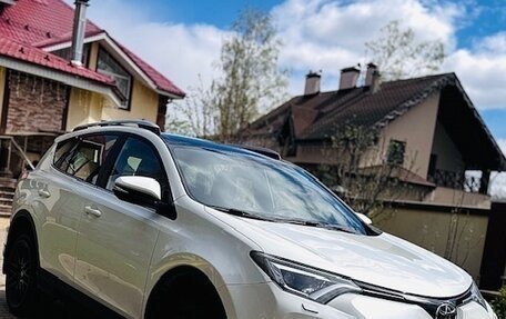 Toyota RAV4, 2016 год, 2 650 000 рублей, 2 фотография