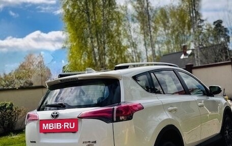 Toyota RAV4, 2016 год, 2 650 000 рублей, 3 фотография