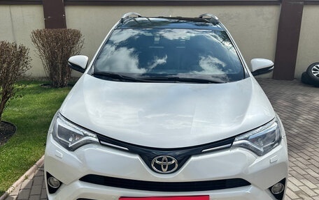 Toyota RAV4, 2016 год, 2 650 000 рублей, 10 фотография