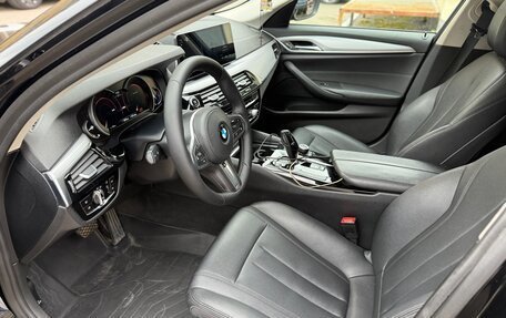 BMW 5 серия, 2019 год, 2 700 000 рублей, 11 фотография