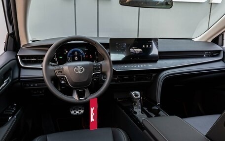 Toyota Camry, 2025 год, 3 999 000 рублей, 6 фотография