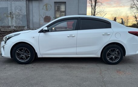 KIA Rio IV, 2021 год, 1 050 000 рублей, 6 фотография