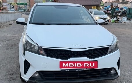 KIA Rio IV, 2021 год, 1 050 000 рублей, 2 фотография