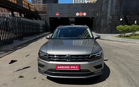 Volkswagen Tiguan II, 2019 год, 3 300 000 рублей, 1 фотография