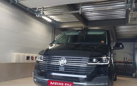 Volkswagen Caravelle T6 рестайлинг, 2020 год, 4 750 000 рублей, 1 фотография