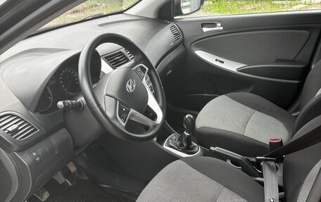 Hyundai Solaris II рестайлинг, 2011 год, 650 000 рублей, 4 фотография