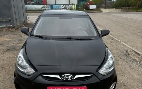 Hyundai Solaris II рестайлинг, 2011 год, 650 000 рублей, 8 фотография