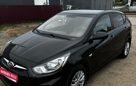 Hyundai Solaris II рестайлинг, 2011 год, 650 000 рублей, 9 фотография