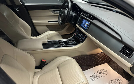 Jaguar XF II, 2017 год, 2 600 000 рублей, 8 фотография