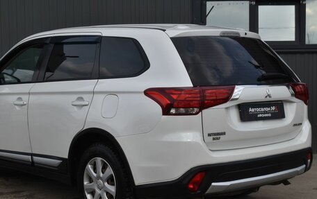 Mitsubishi Outlander III рестайлинг 3, 2016 год, 1 399 888 рублей, 6 фотография