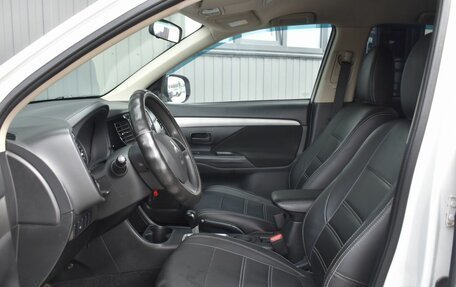 Mitsubishi Outlander III рестайлинг 3, 2016 год, 1 399 888 рублей, 17 фотография