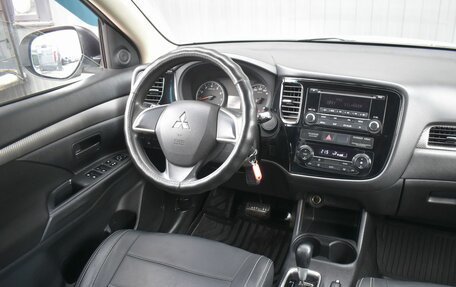 Mitsubishi Outlander III рестайлинг 3, 2016 год, 1 399 888 рублей, 12 фотография
