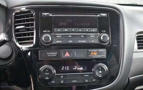 Mitsubishi Outlander III рестайлинг 3, 2016 год, 1 399 888 рублей, 13 фотография