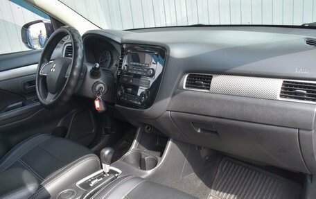 Mitsubishi Outlander III рестайлинг 3, 2016 год, 1 399 888 рублей, 19 фотография