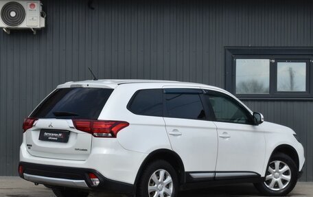 Mitsubishi Outlander III рестайлинг 3, 2016 год, 1 399 888 рублей, 9 фотография