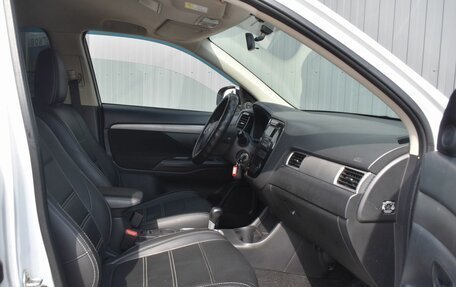 Mitsubishi Outlander III рестайлинг 3, 2016 год, 1 399 888 рублей, 20 фотография