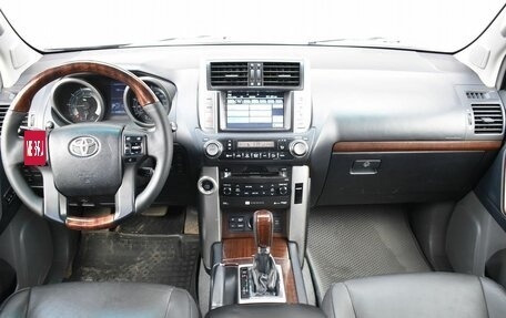 Toyota Land Cruiser Prado 150 рестайлинг 2, 2012 год, 2 499 888 рублей, 10 фотография