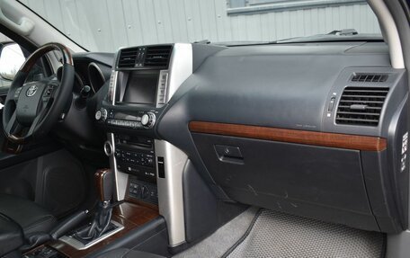 Toyota Land Cruiser Prado 150 рестайлинг 2, 2012 год, 2 499 888 рублей, 21 фотография