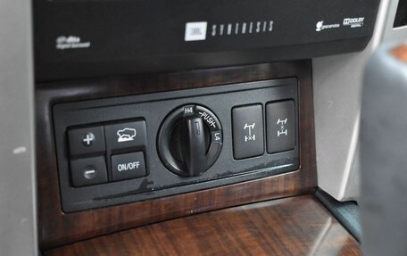 Toyota Land Cruiser Prado 150 рестайлинг 2, 2012 год, 2 499 888 рублей, 13 фотография